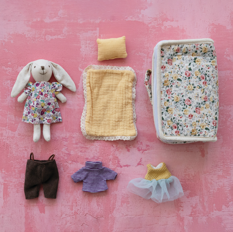 Travel Bunny w/ Bed + Outfits